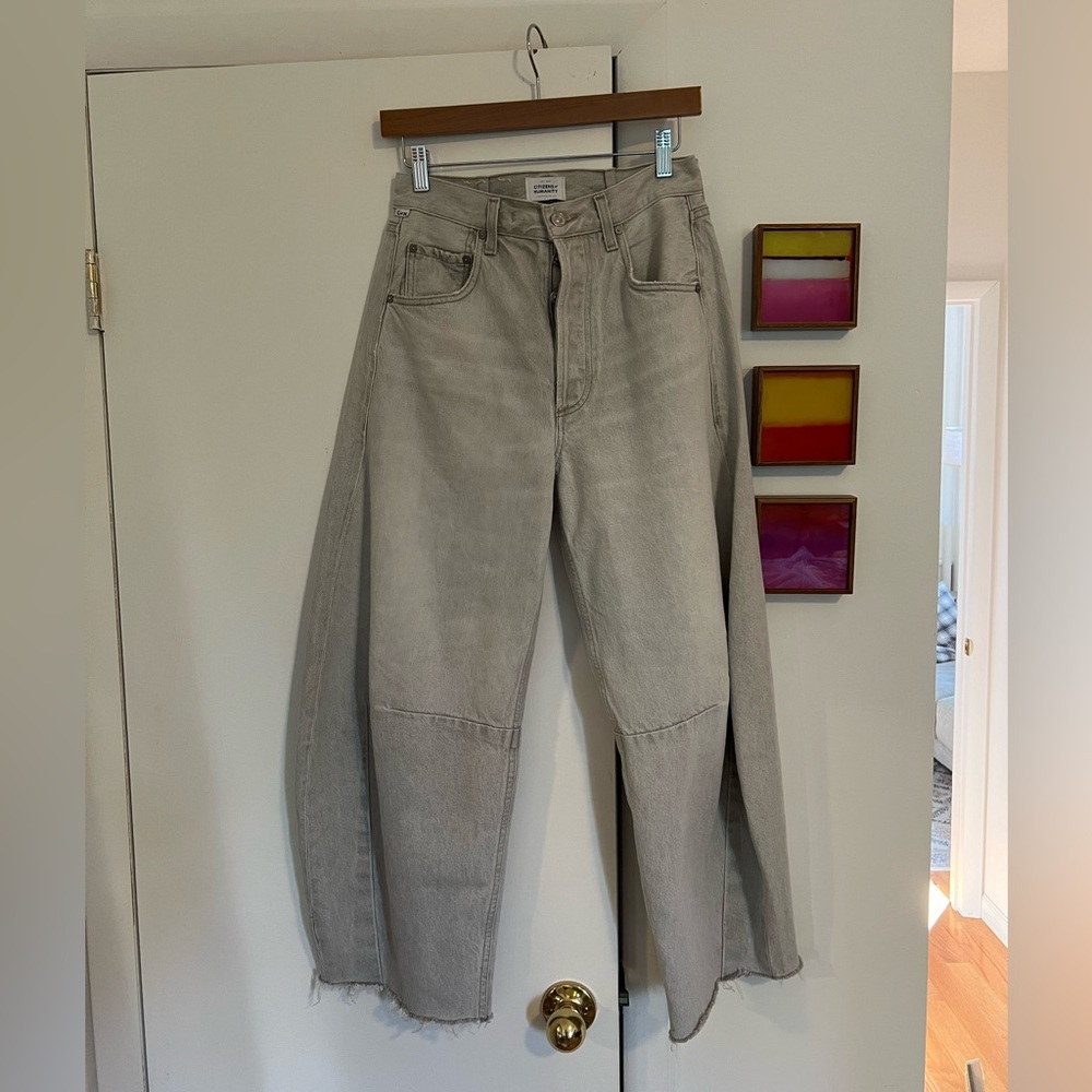 Like new citizens of humanity, horseshoe wide barrel jeans size 25